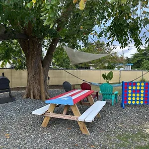  Holiday home Casa Lula Retreat - Fenced Backyard